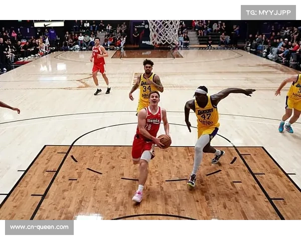 太阳主场迎战开拓者，后场双核驱动进攻或取大胜